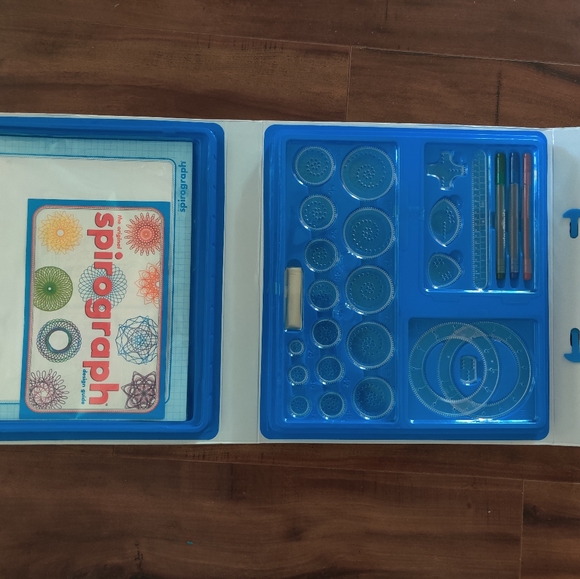 Kahootz Spirograph Deluxe Design Set Fun Top Quali - Picture 3 of 5